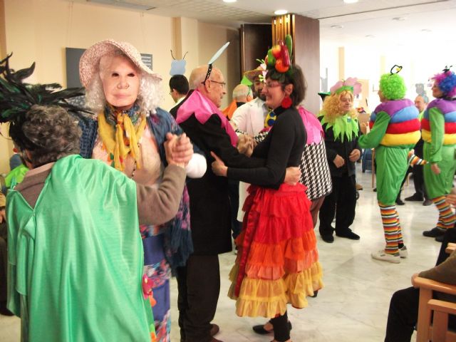Tortas fritas y mascarones en el Centro de Día para celebrar el Martes de Carnaval - 3, Foto 3