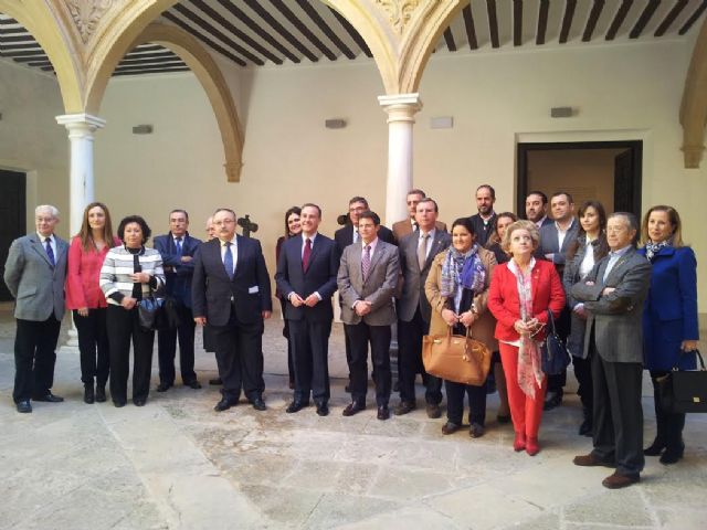 La Comisión de Cultura del Congreso de los Diputados solicitará el apoyo del Gobierno de España para que el bordado lorquino sea declarado Patrimonio de la Humanidad - 1, Foto 1
