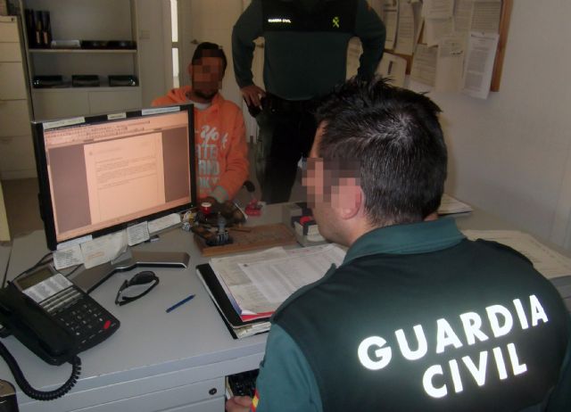La Guardia Civil detiene al presunto atracador de personas mayores de Mula - 1, Foto 1