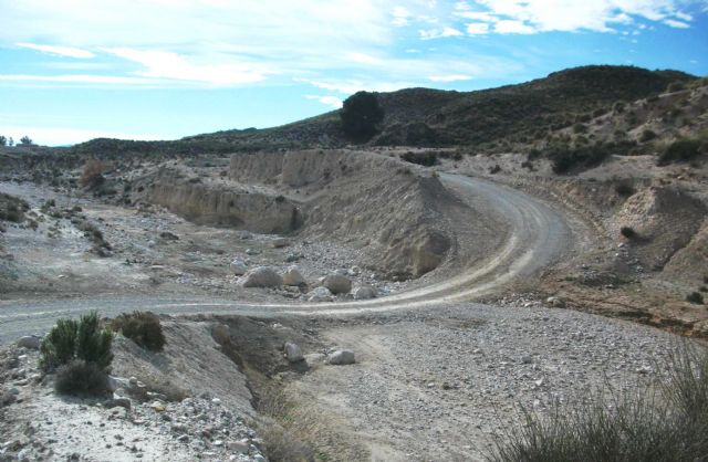 La CHS repone dos pasos dañados por la riada sobre la rambla del Periago en Lorca - 1, Foto 1