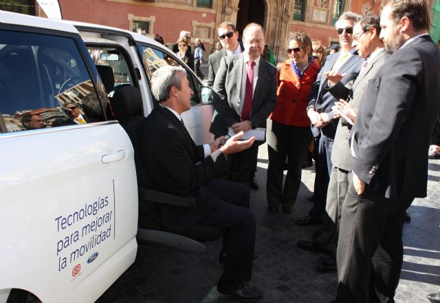 El Alcalde destaca las mejoras que implica el Plan Adapta para la mejora de la movilidad de las personas con discapacidad - 4, Foto 4