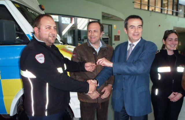 La Comunidad entrega un vehículo a la Unidad Canina de Salvamento - 1, Foto 1