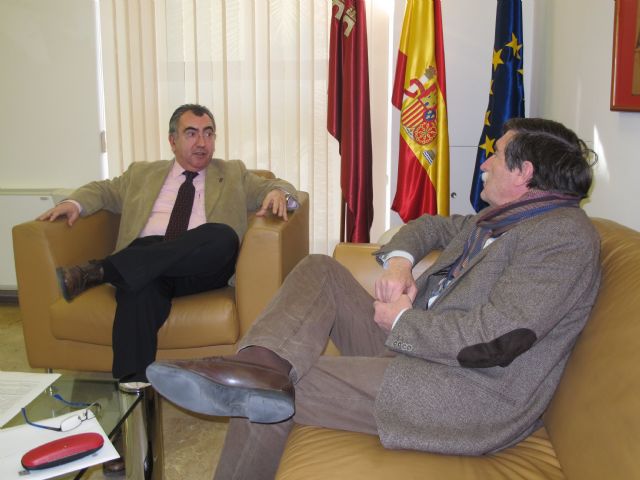 El consejero Manuel Campos se reúne con el alcalde de Blanca - 1, Foto 1