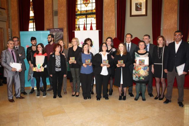 El Alcalde entrega los premios concedidos a personas destacadas por su labor en beneficio de una Murcia en igualdad - 2, Foto 2