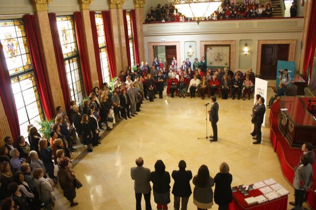 El Alcalde entrega los premios concedidos a personas destacadas por su labor en beneficio de una Murcia en igualdad - 3, Foto 3