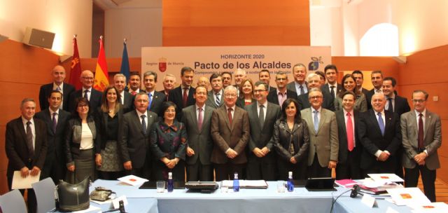 Enrique Jiménez asiste a la reunión del Pacto de los Alcaldes, en la que se ha presentado el proyecto europeo 'Elena' - 1, Foto 1