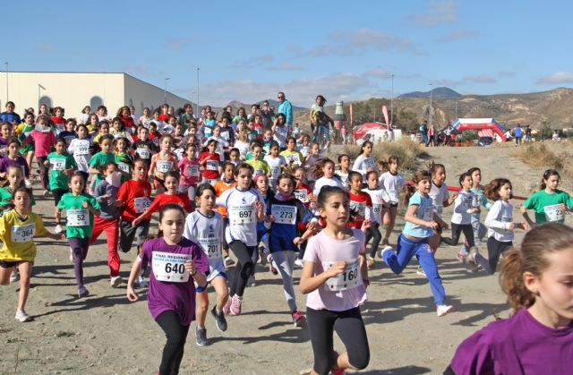 Más de 900 deportistas de la Región de Murcia participan en la Final de Cross Escolar celebrada en Puerto Lumbreras - 2, Foto 2