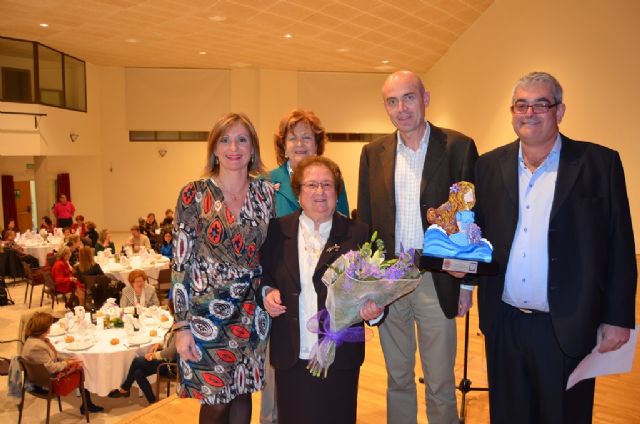 Dolores Villaescusa, de 91 años, recogió el Premio 8 M de manos del Alcalde - 1, Foto 1