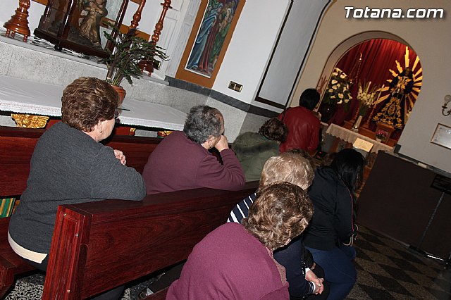Numerosos vecinos muestran un año ms su devocin al Cristo de Medinacelli - 6