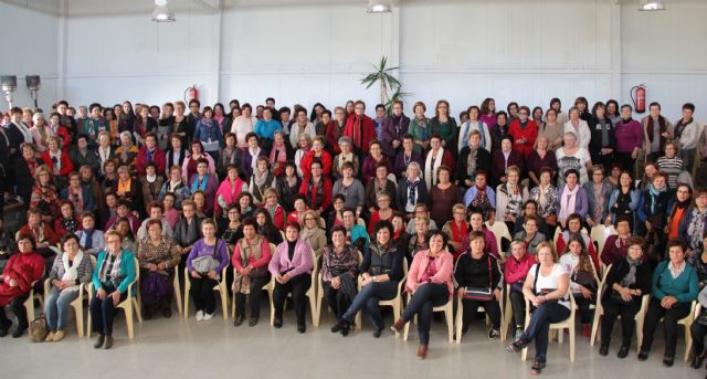 Más de 200 mujeres lumbrerenses participan en una jornada de convivencia en el Cabezo la Jara con motivo del 'Mes de la Mujer' - 1, Foto 1
