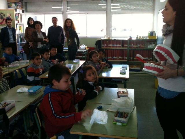 Los 455 alumnos del Colegio José Robles de Lorca y sus padres celebran dos jornadas de salud, higiene bucodental y hábitos alimenticios saludables - 1, Foto 1