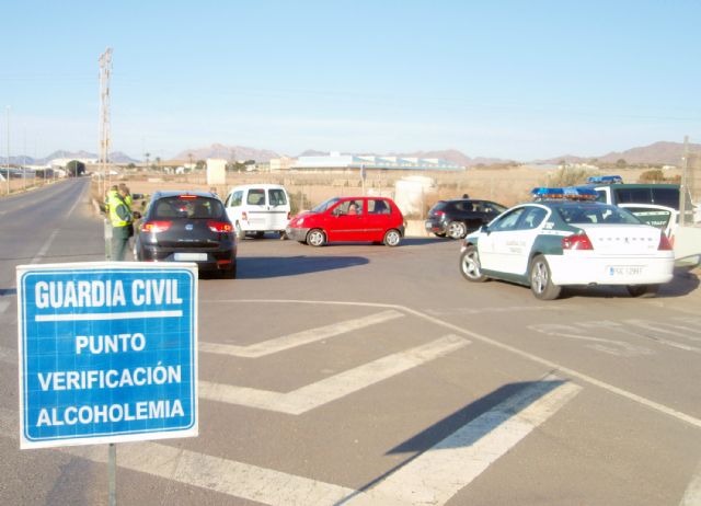 La Guardia Civil despliega un amplio dispositivo de verificación de alcoholemia y drogas por la celebración de carnaval - 2, Foto 2