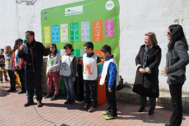 Los centros escolares cuentan desde hoy con papeleras para el reciclaje - 2, Foto 2
