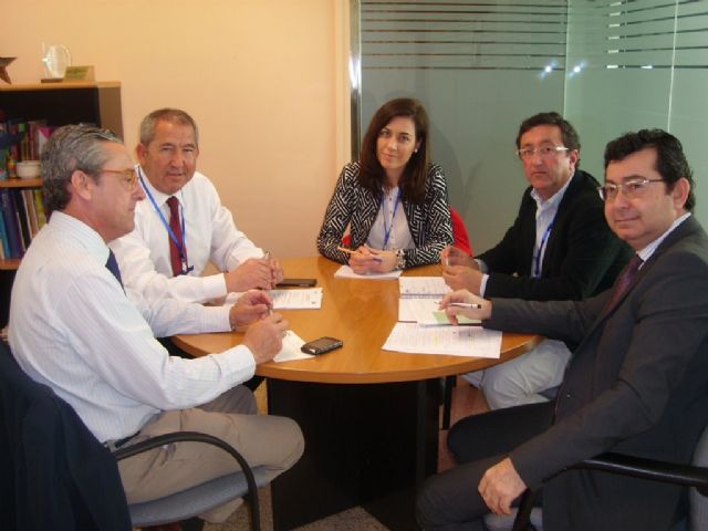 El Ayuntamiento y el INFO diseñan un programa de actividades de promoción empresarial en el municipio - 1, Foto 1