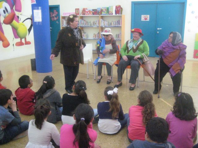 Los más pequeños aprenden que los mayores también cuentan - 1, Foto 1