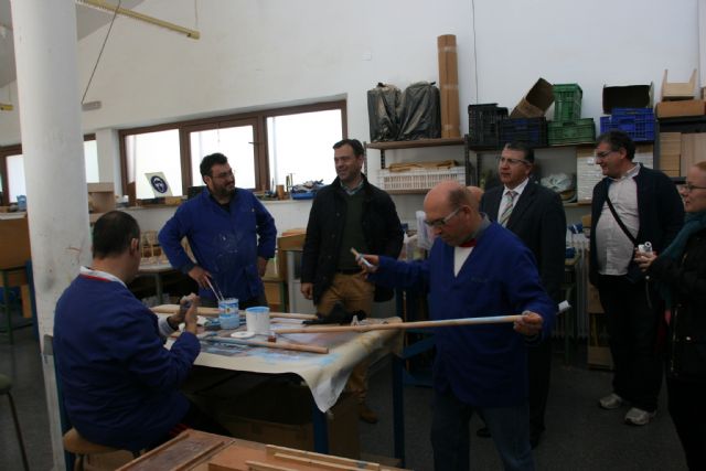 La Consejería de Sanidad y Política Social confirma su compromiso para en el mantenimiento de la residencia de AMPY - 1, Foto 1