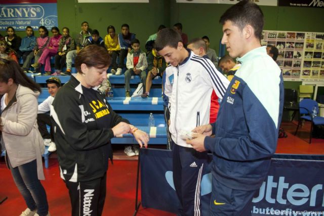 Sesión de tenis de mesa con los chavales de los Centros Interculturales - 4, Foto 4