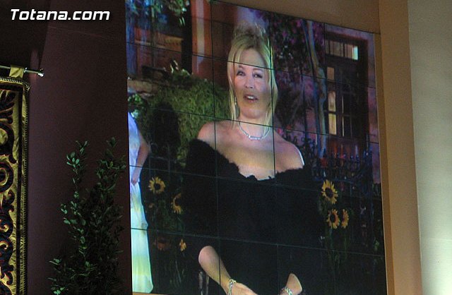 Bárbara Rey en una foto de archivo de la gala Murcia qué hermosa eres (Junio 2005) / Totana.com, Foto 1