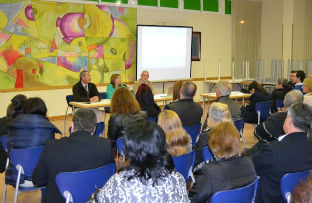 La alcaldesa se reúne con vecinos y empresarios de Lo Pagán para exponer proyectos y actuaciones en la zona - 1, Foto 1