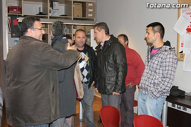 Rueda de prensa en Totana del candidato a las primarias del PSRM-PSOE Roberto Garca - 3