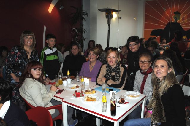 La asociación de mujeres Isabel González torreña pasa una tarde de lo más dulce - 2, Foto 2