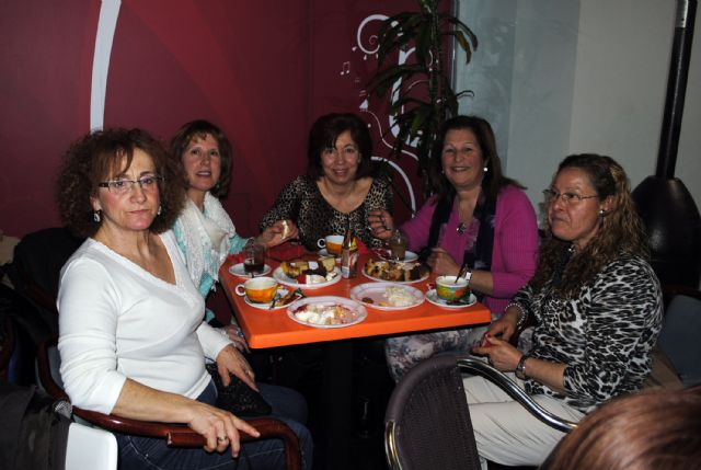 La asociación de mujeres Isabel González torreña pasa una tarde de lo más dulce - 3, Foto 3
