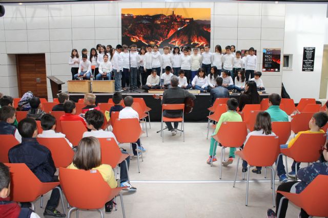 203 alumnos de 3° y 4° primaria participan en el Festivial de las XVII Jornadas de Educación Vial - 1, Foto 1