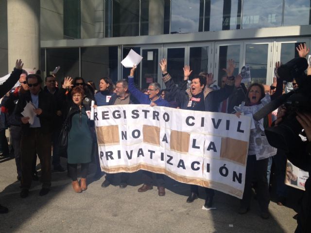 IU-Verdes rechaza la privatización del Registro Civil - 1, Foto 1