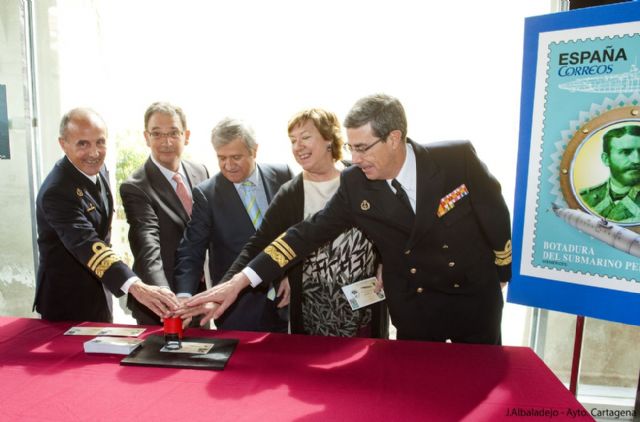 Un sello para el 125 aniversario de la botadura del submarino Peral - 4, Foto 4