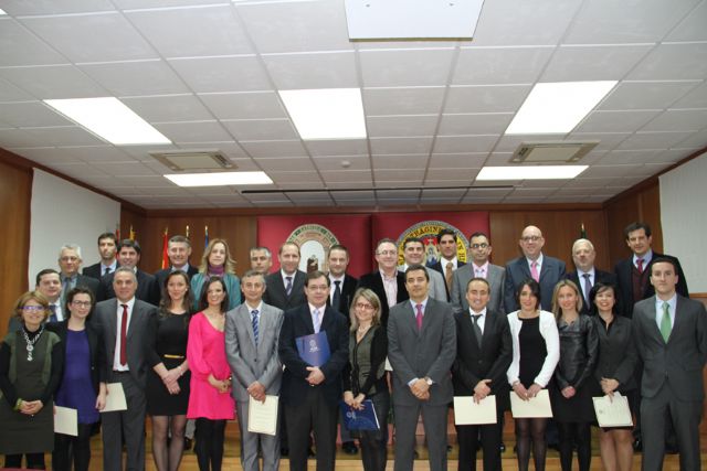 La UCAM entrega los diplomas a su primera promoción de especialistas en Industrias Cárnicas - 1, Foto 1