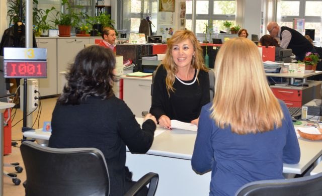 Educación implanta un sistema de cita previa para los docentes y amplía el horario de atención - 1, Foto 1