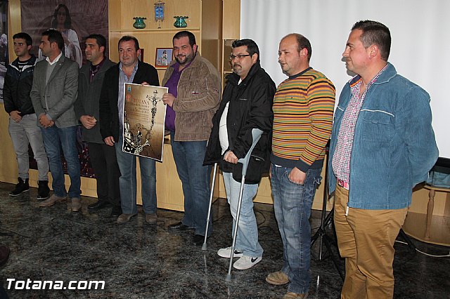 Se presenta el cartel del 