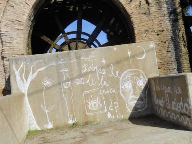 El Grupo Socialista exige al PP que limpie las pintadas en la parte trasera de la rueda de La &Ntilde;ora - 2, Foto 2