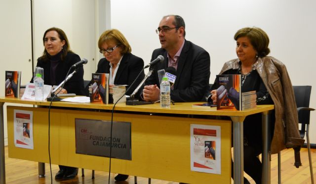 Laura Hernández presenta su libro Coraje al límite - 1, Foto 1