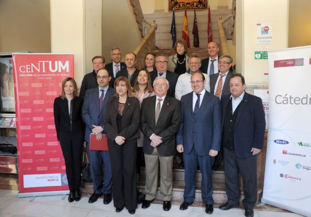La Fundación CajaMurcia incrementa su aportación económica a la Plataforma de Acción Social de la Universidad de Murcia - 4, Foto 4
