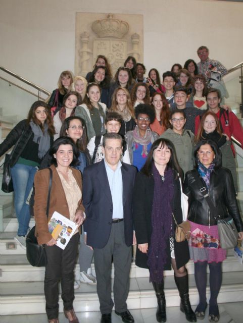 El alcalde recibe a un grupo de alumnos del Liceo Laura Bassi de la ciudad italiana de Bolonia - 4, Foto 4