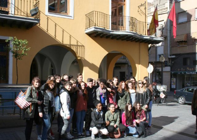 El alcalde recibe a un grupo de alumnos del Liceo Laura Bassi de la ciudad italiana de Bolonia - 5, Foto 5