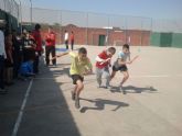 Los pequeños del colegio Anibal se convierten en atletas por un da