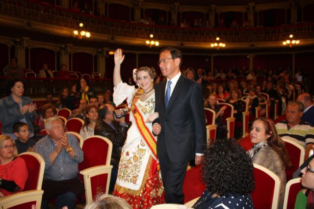 El Teatro Romea acoge la recepción a las candidatas infantiles y mayores a Reina de Huerta - 2, Foto 2