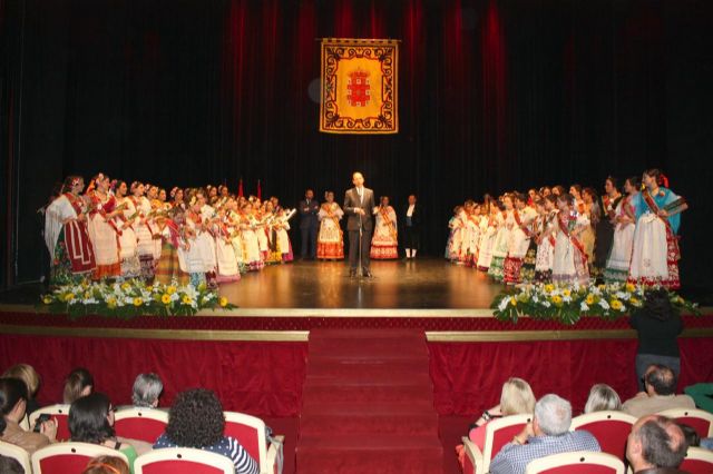 El Teatro Romea acoge la recepción a las candidatas infantiles y mayores a Reina de Huerta - 3, Foto 3