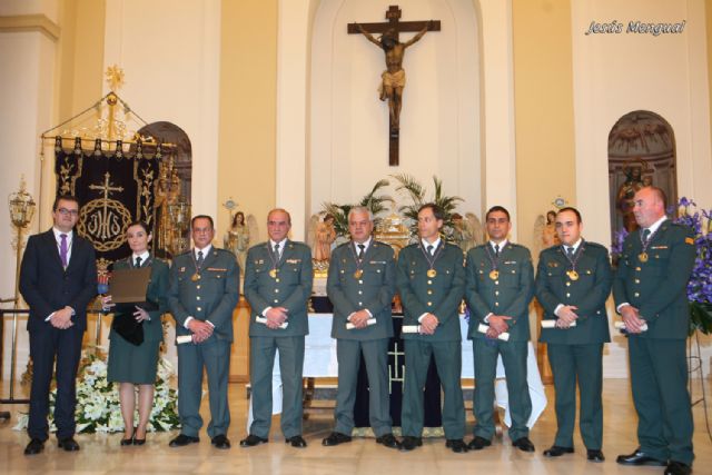 La Hermandad de Nuestro Padre Jesús Nazareno de Alguazas nombra a la Guardia Civil Hermano Mayor Honorífico y Cofrade del Año 2014 - 2, Foto 2