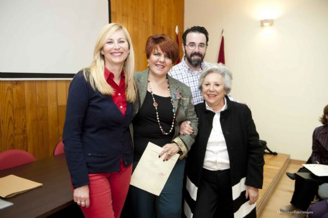 Una veintena de mujeres presumen ya de su diploma de Informática - 2, Foto 2