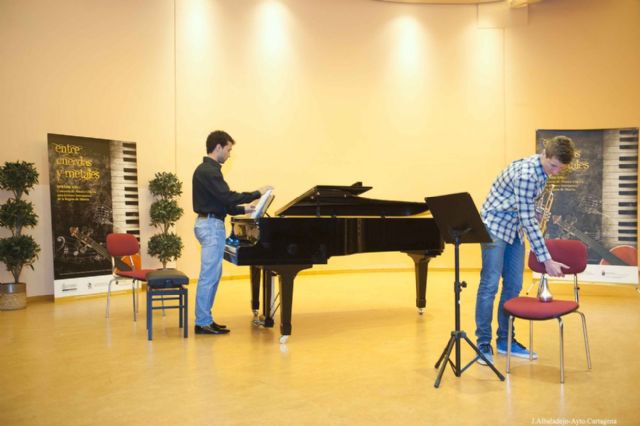 Suenan los primeros acordes de Entre Cuerdas y Metales - 1, Foto 1