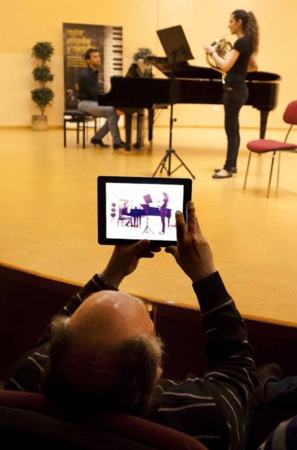 Suenan los primeros acordes de Entre Cuerdas y Metales - 4, Foto 4