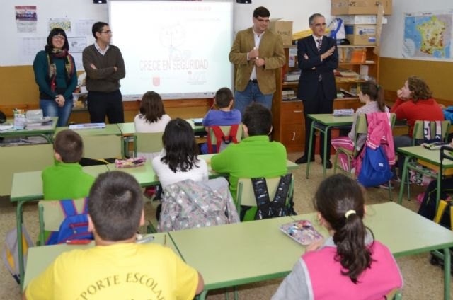 Alumnos de Águilas aprenden a prevenir accidentes con el programa ´Crecer en Seguridad´ - 1, Foto 1