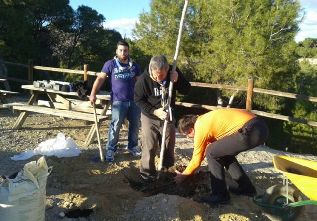 El grupo scout Ítaca participa en la mejora del entorno del aula de la Naturaleza de Las Torres de Cotillas - 1, Foto 1