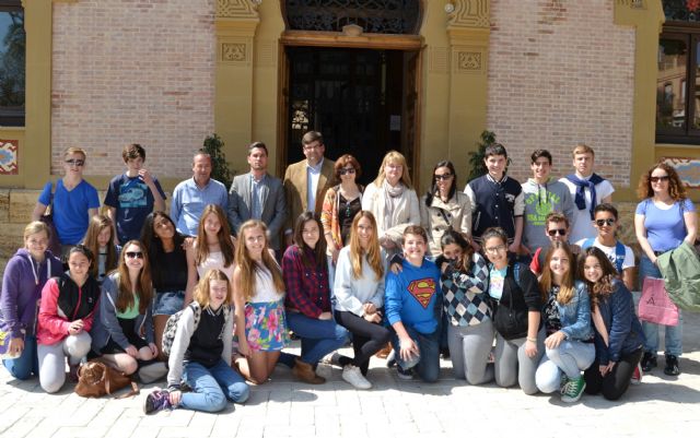 Un grupo de estudiantes y profesores británicos visitan el Ayuntamiento de Águilas - 1, Foto 1