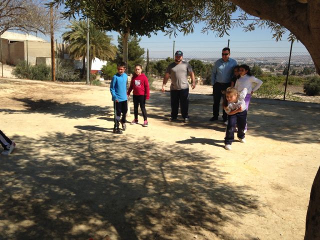 Los alumnos del CEIP Nuestra Señora del Carmen  de Alguazas reviven los juegos tradicionales de antaño - 3, Foto 3