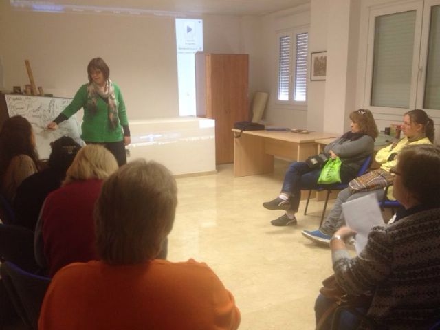 El Ayuntamiento imparte diversos módulos de igualdad al alumnado del Taller de Empleo y al grupo de trabajo de inclusión social - 3, Foto 3