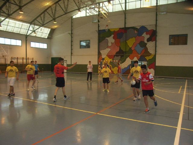 The IES Juan de la Cierva took part in the final phase of the inter school sport handball, Foto 2